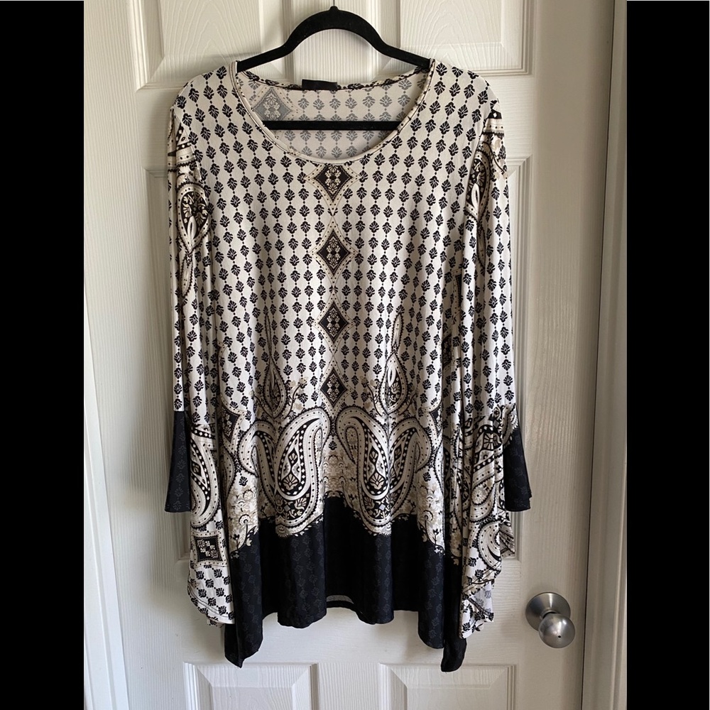 SALE Moa Black & Cream Tunic